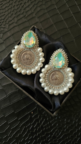 گوشواره طرح سکه قدیمی